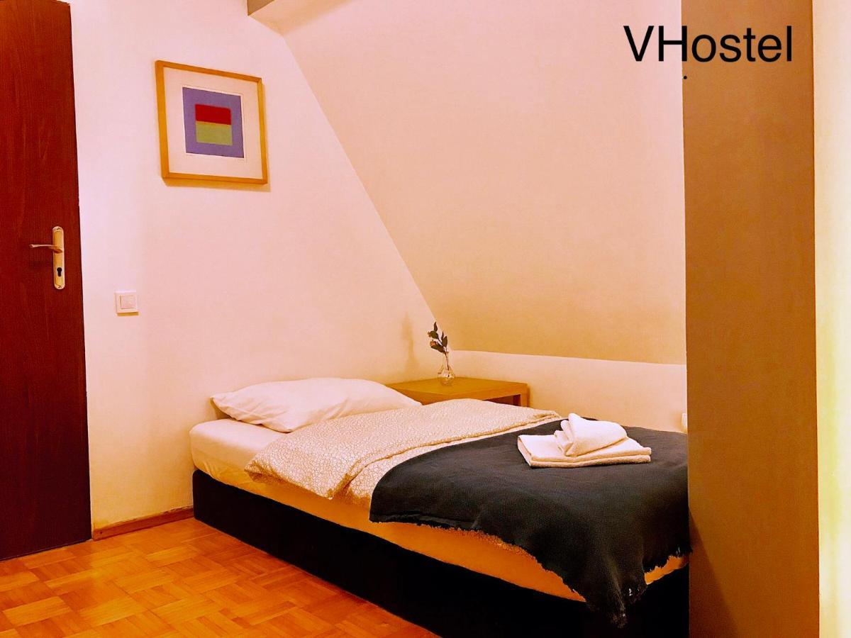 V Hostel Варшава Екстер'єр фото