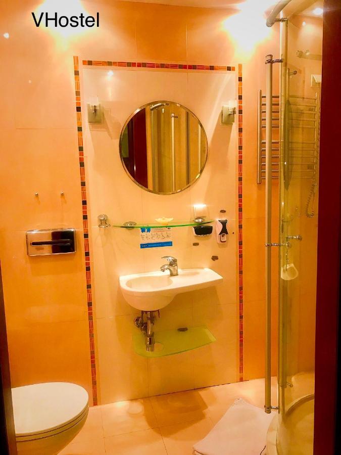 V Hostel Варшава Екстер'єр фото