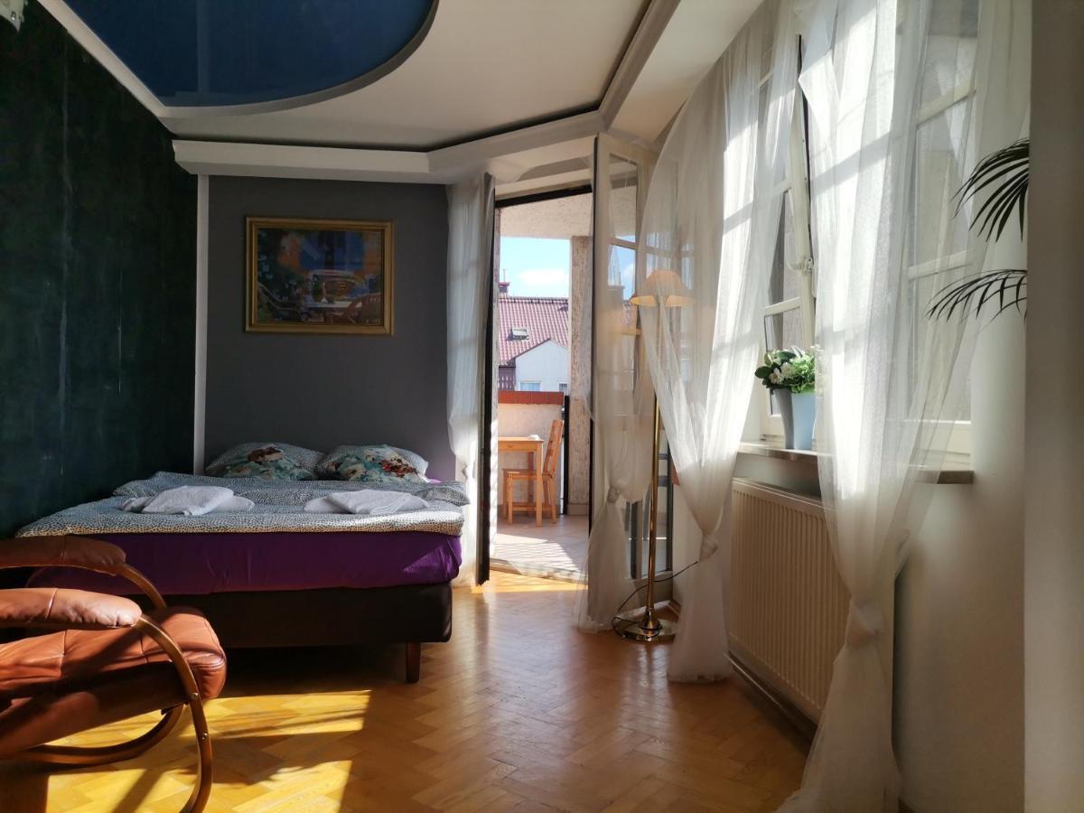 V Hostel Варшава Екстер'єр фото